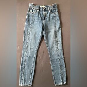 NWOT Abercrombie Jeans Stretchy ~ Size 29 or 8 Long